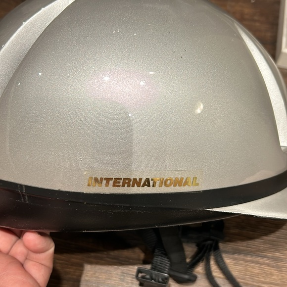 International Equine Horse Back Riding Hard Hat Helmet, Women Size Medium Silver - Picture 5 of 6